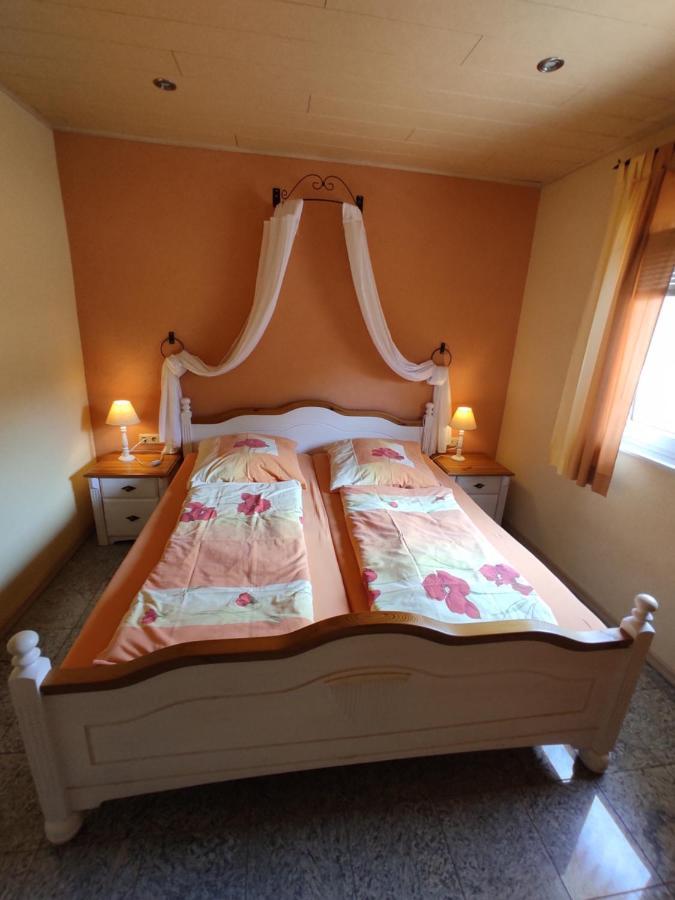 Moselferienweingut Schaefer Apartment Wintrich Luaran gambar