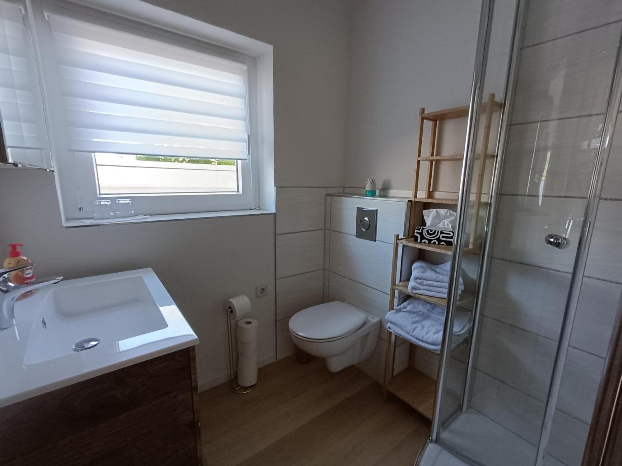Moselferienweingut Schaefer Apartment Wintrich Luaran gambar