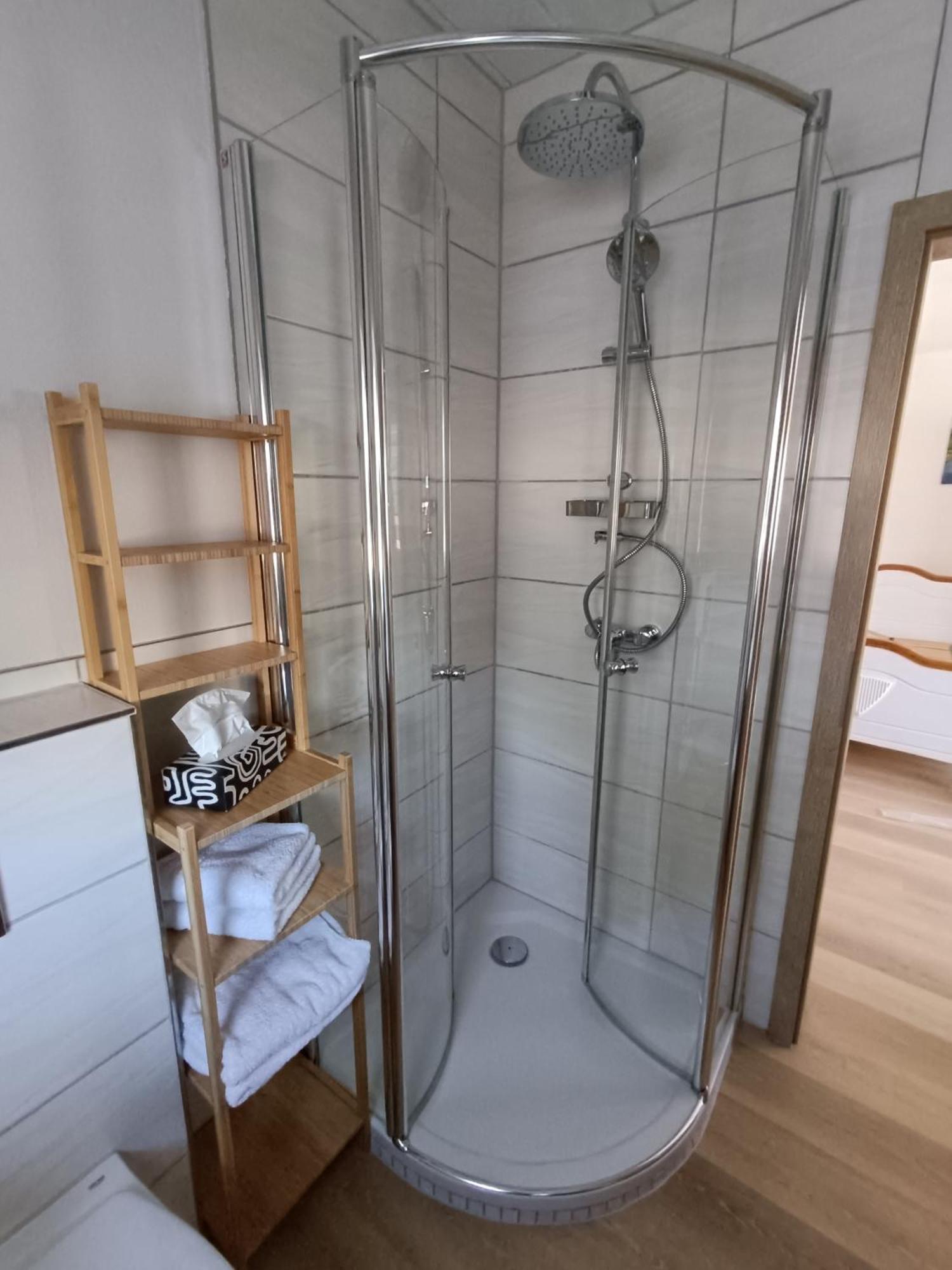 Moselferienweingut Schaefer Apartment Wintrich Bilik gambar
